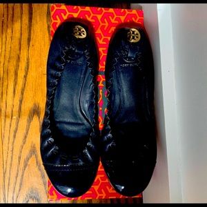 Tory Burch Navy patent and leather flats 8.5